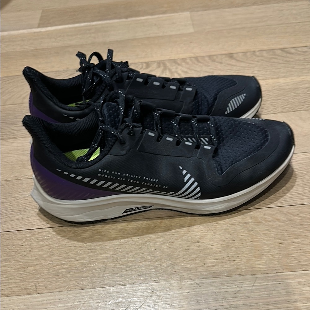 Nike women’s Black and Purple Running Shoes